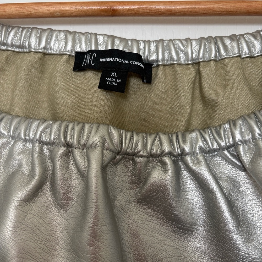 INC NWT Shiny Silver Metallic One-Shoulder Top - Picture 3 of 13